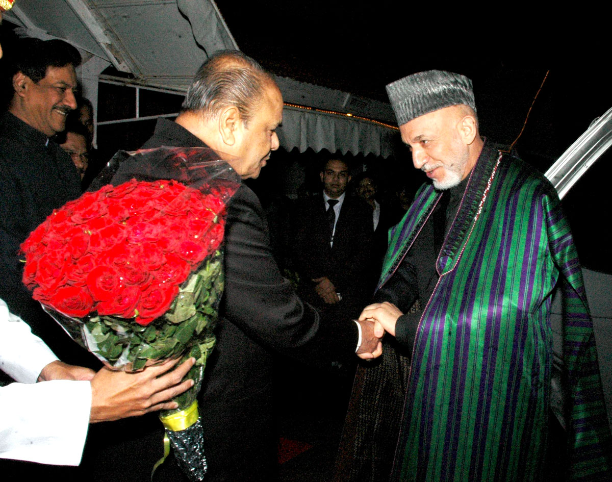 President Of Afghanistan Hamid Karzai & Maharashtra Governor K. Sankaranryanan at Raj Bhavan Mumbai.