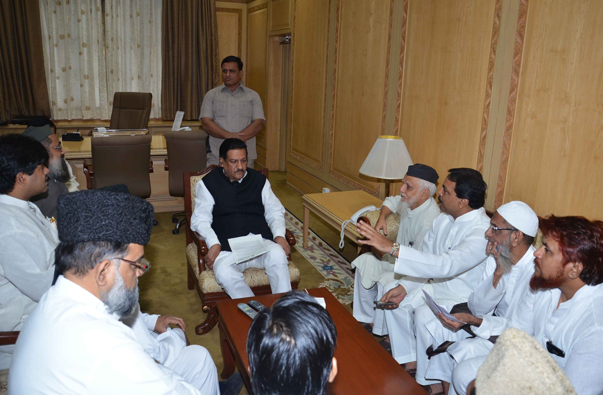 MINISTER MOHD.ARIF NASIM KHAN & ULEMA'S MEETS CHIEF MINISTER PRITHVIRAJ CHAVAN WITH DELEGATION AT SAHYADRI GUEST.