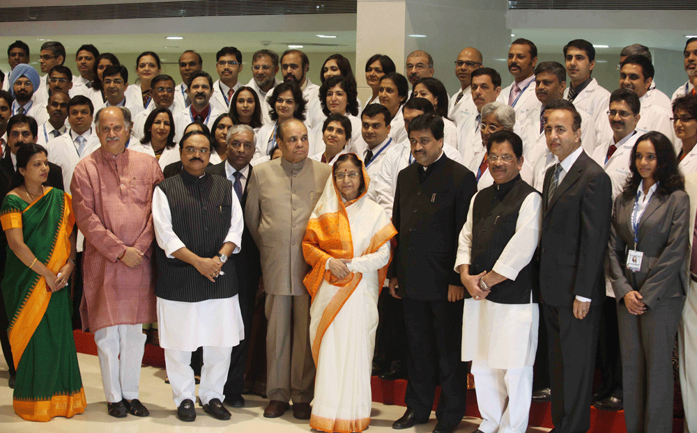 MAHAMAI PRATIBHATAI PATIL INAUGRATES SEVEN HILL HOSPITAL.