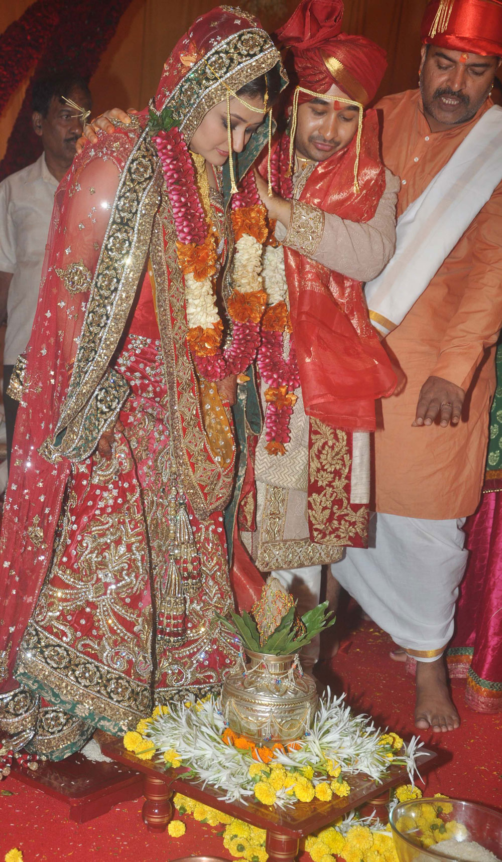 INDUSTRIES,PORTS,EMPLOYMENT & SELF - EMPLOYMENT MINISTER NARAYAN RANE & NILAM RANE SON NITESH RANE WEDDING CEREMONY AT HOTEL GRAND HAYTT KALINA WITH RUTUJA SHINDE IN PRESENCE OF Hon'ble GUEST'S .