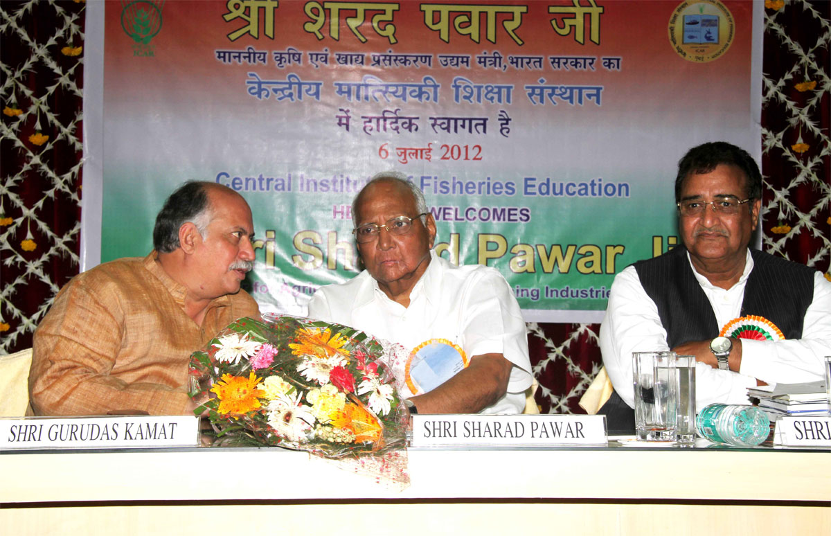 UNION MINISTER SHARAD PAWAR & M.P. & EX UNION MINISTER GURUDAS KAMAT AT VERSOVA.