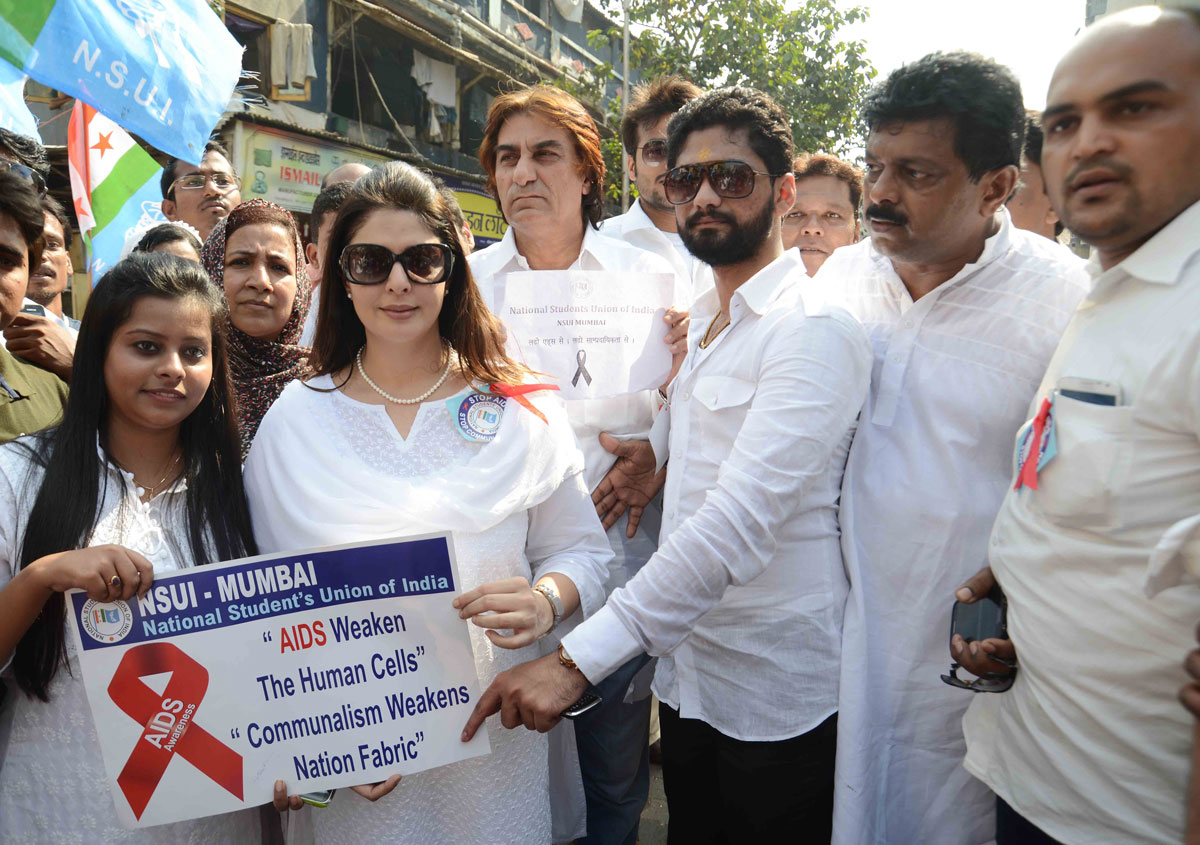 World Aids Day,The Nationalist Students Union of India (NSUI) Organised A Campaign At Mumbai's Kamathipura Area.