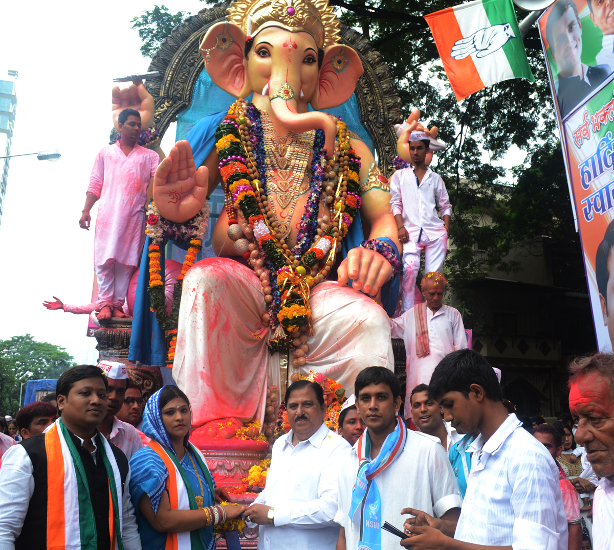 गणपती बाप्पा मोरया पुढच्या वर्षी लवकर या !!!!!!!!