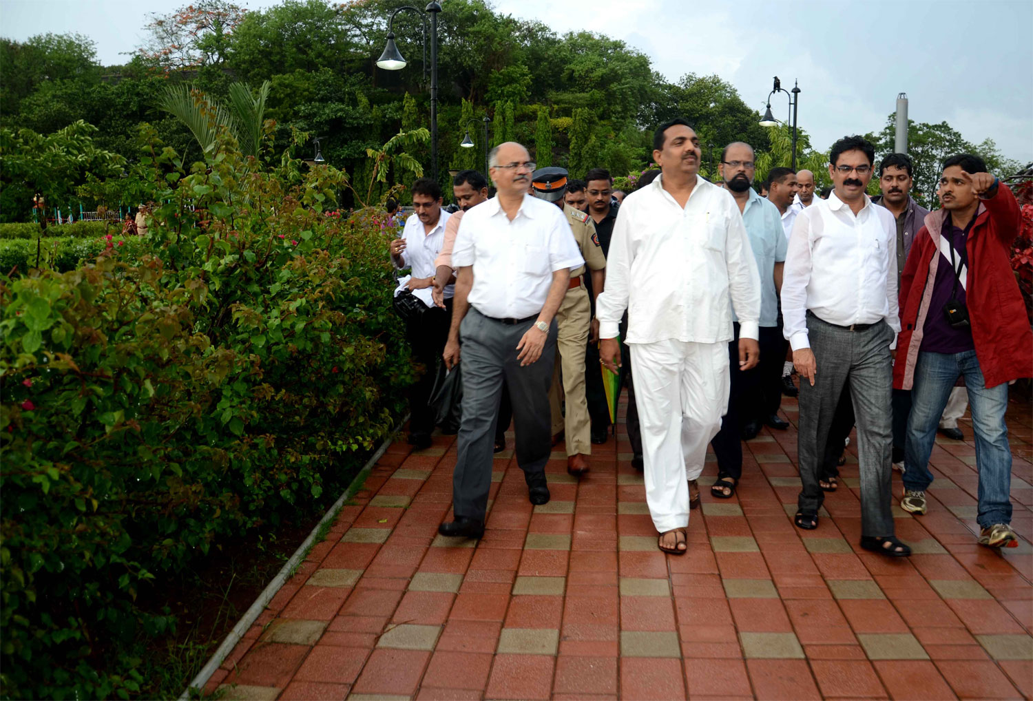 MINISTER JAYANT PATIL & MLA BALA NANDGAONKAR AT (JOSEPH BAPTISTA GARDEN) MAZGAON GARDEN.