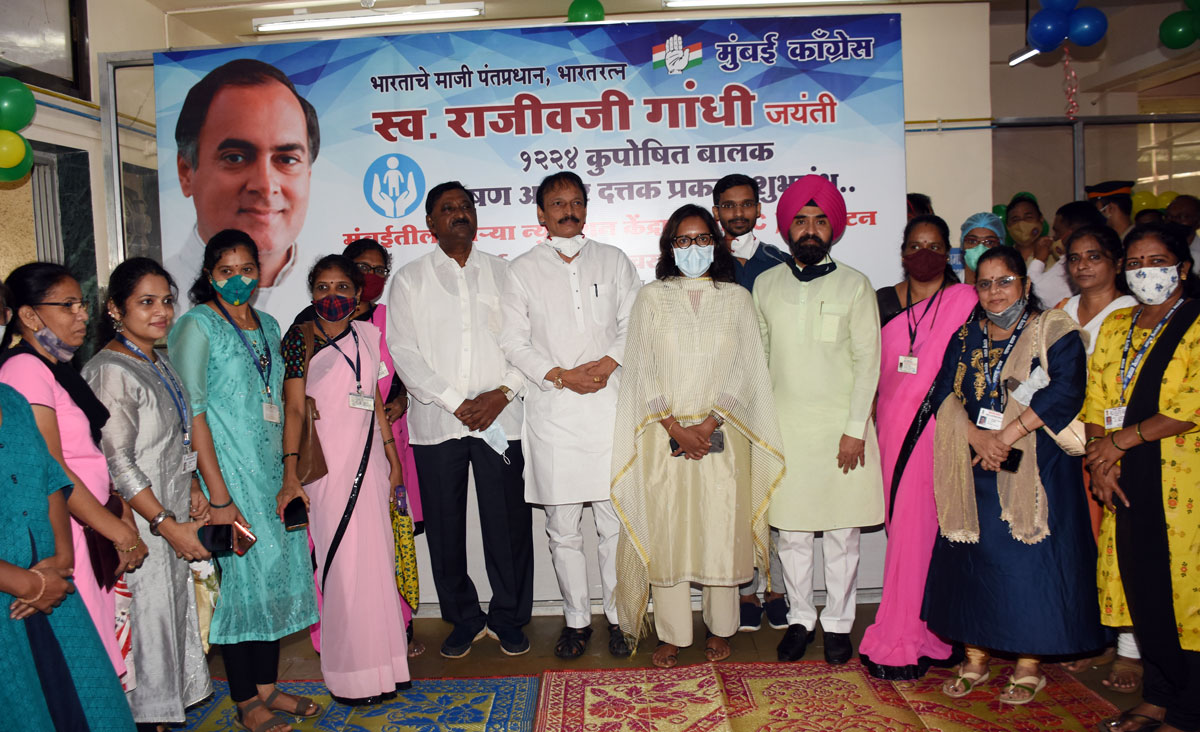 Congress Party Leaders Paying Tribute to Bharat Ratna Former Prime Minister Rajiv Gandhi on his Birth Anniversary.