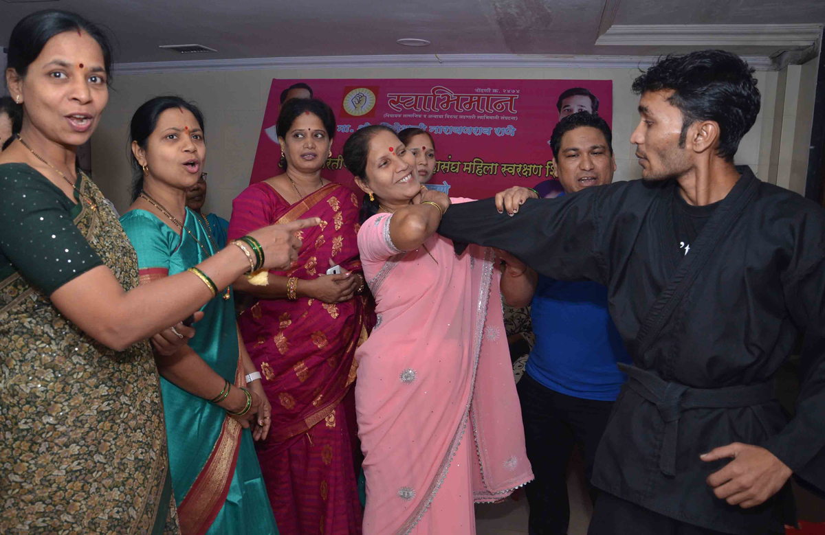 SWABHIMAAN MAHILA SANGHTNA SELF DEFENCE & MARSHAL ART FOR WOMEN AWARNESS AT DADAR SHIVNERI HALL.