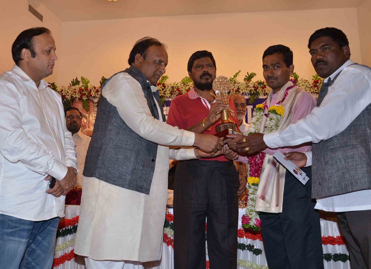 RPI LEADER RAMDAS ATHAWALE & MINISTER LAXMAN DHOBLE AT NANAVATI HALL KHAR.