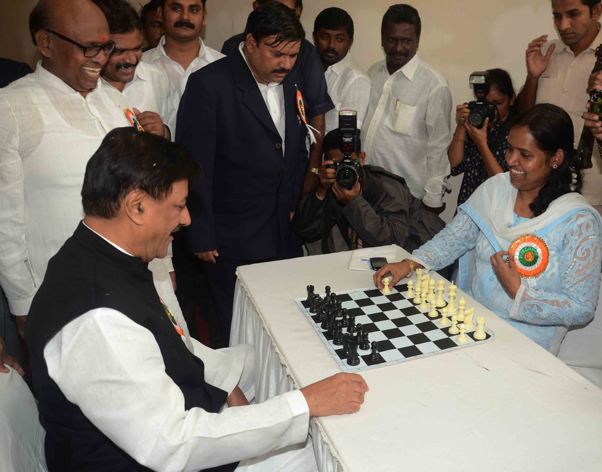 INAUGURATION OF SPORTS COMPLEX AT DHARAVI BY CHIEF MINISTER PRITHVIRAJ CHAVAN.