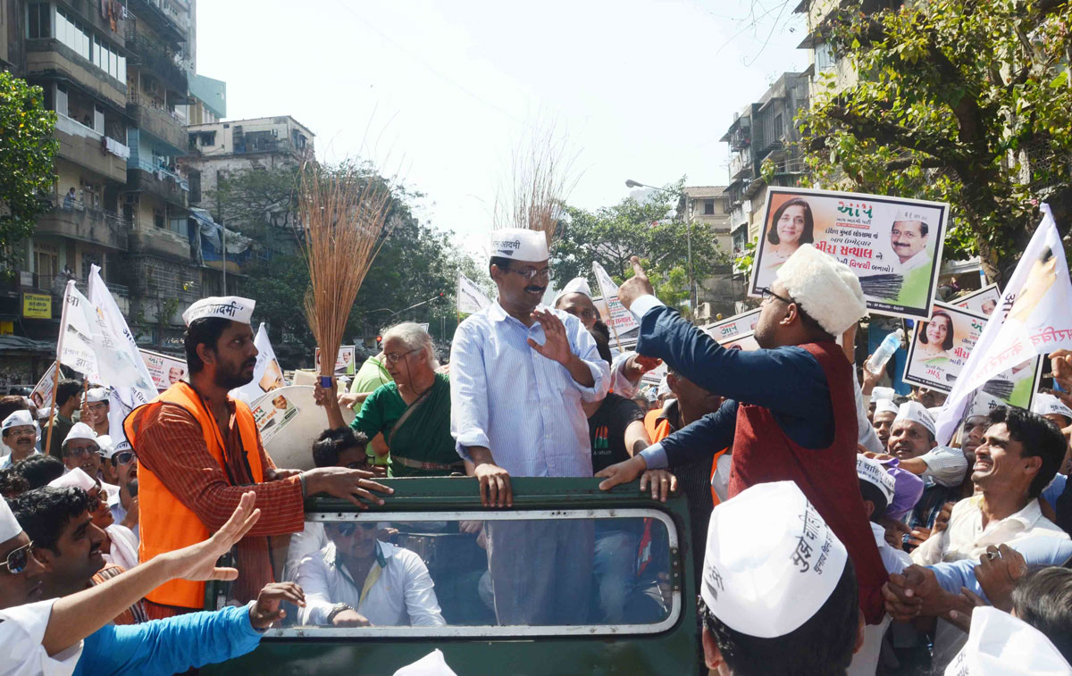 Congress Leader Sayyed Furkan Protest against "AAP" Leader Arvind Kejriwal in Rally at Arab Galli Grand Road.