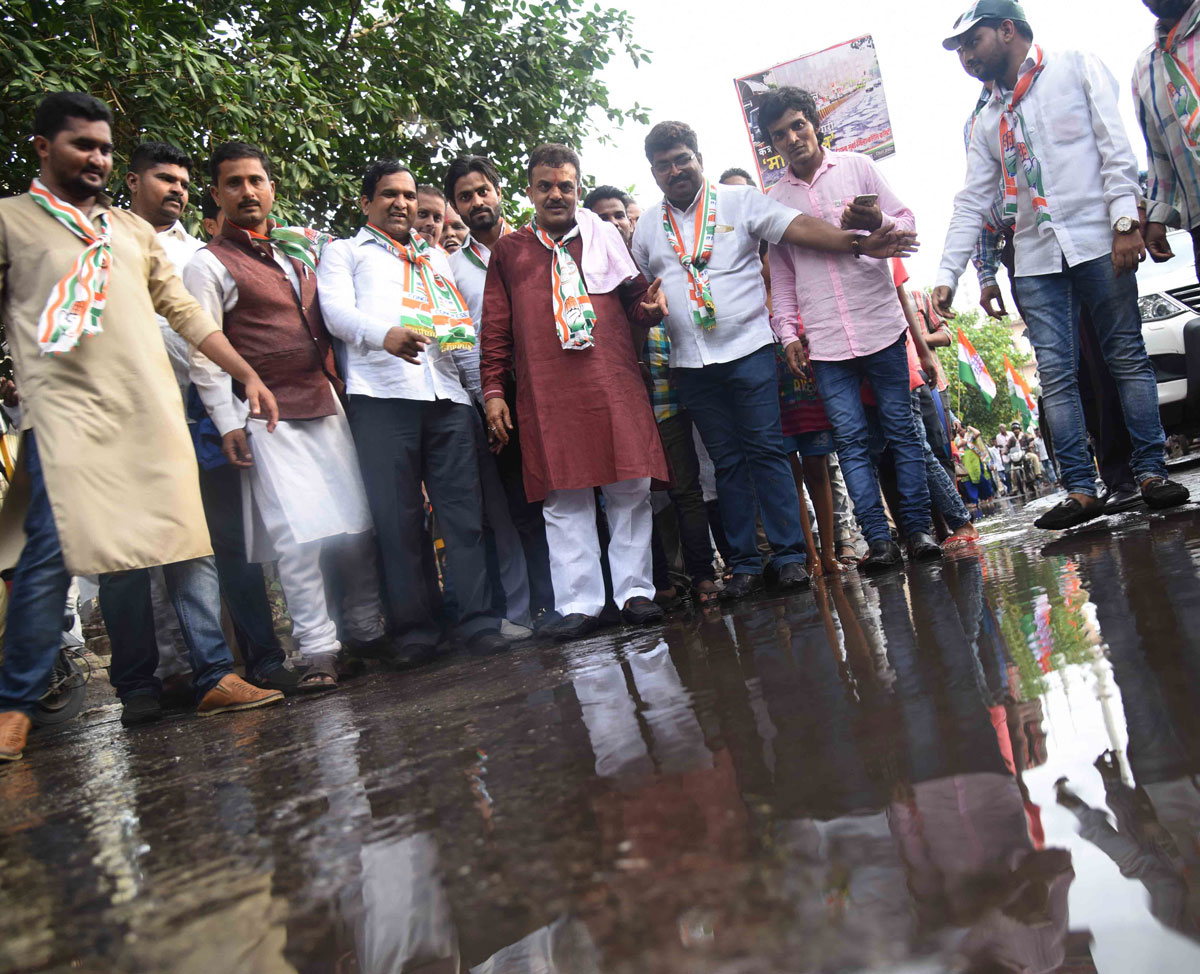 Mumbai Congress President Sanjay Nirupam Padayatra at Shivaji Nagar Govandi.