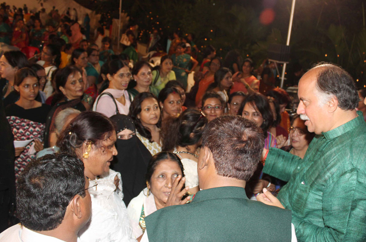 MP.& EX,MIN.GURUDAS KAMAT IN MAHILA MELAVA AT VERSOVA ANDHERI.