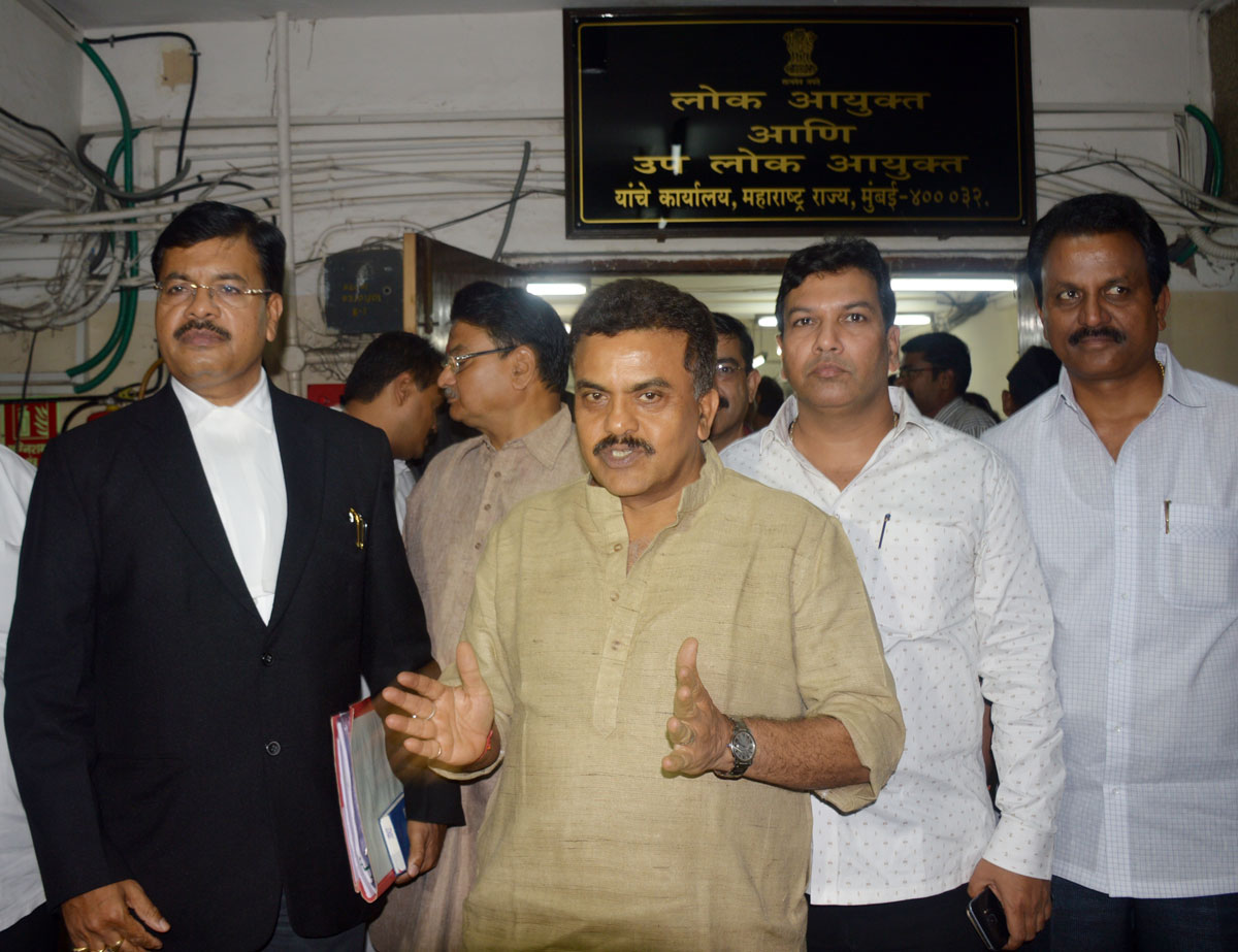 MRCC President Sanjay Nirupam at Lokayukt Office.