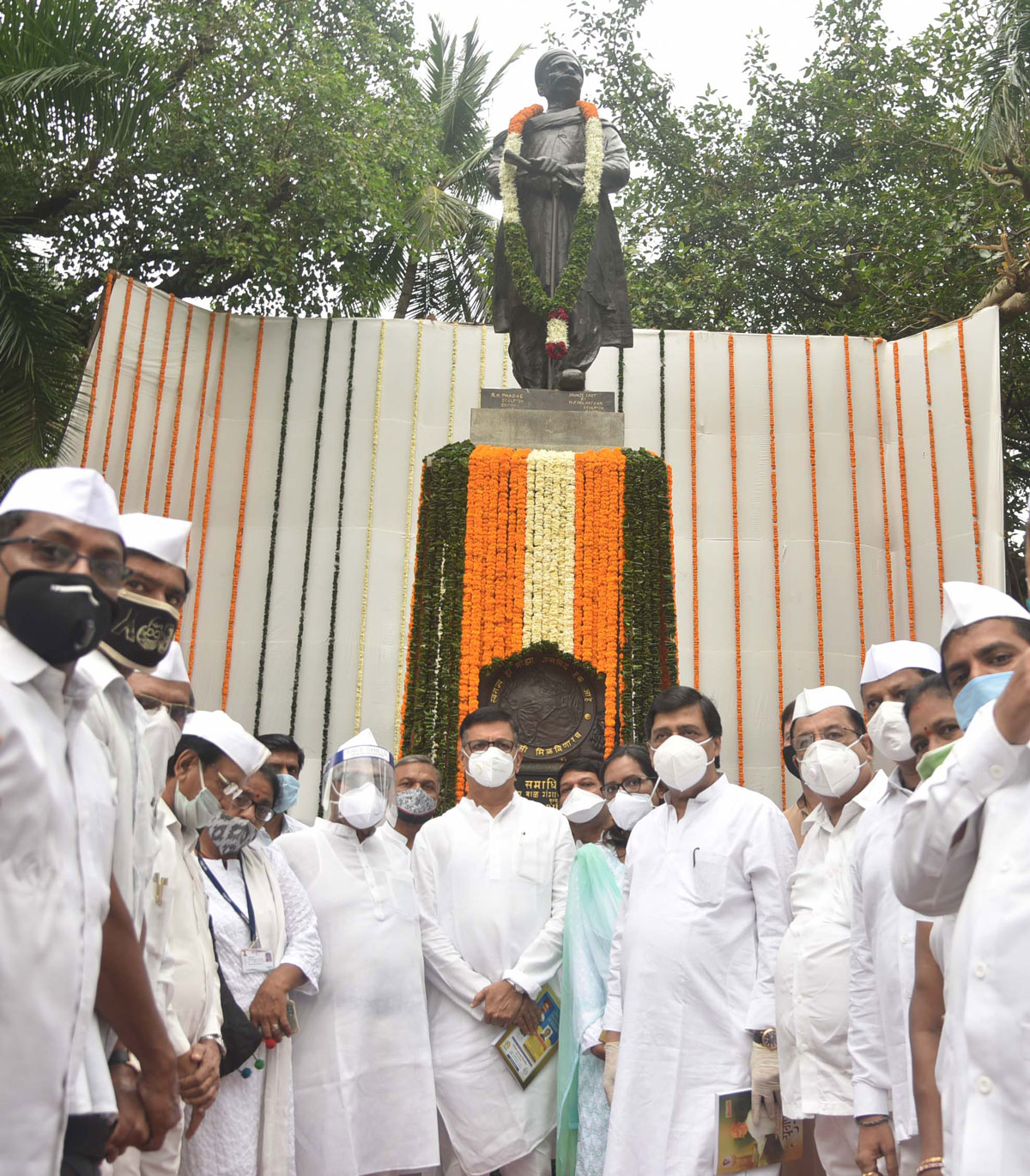 Congress Party Leaders Paying Floral Tribute to Lokmanya Bal Gangadhar Tilak at his Statue o Girgaon Chowpatty.