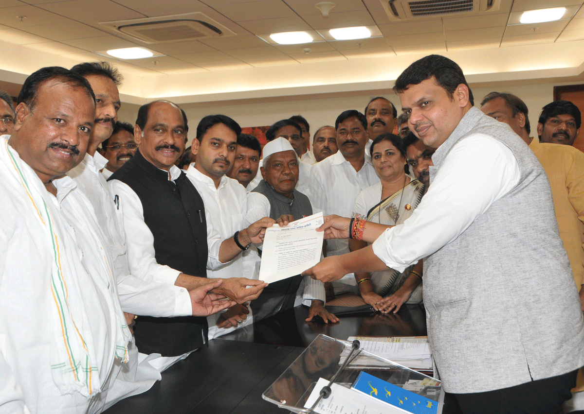 MPCC Manikrao Thakare delegation meets Chief Minister Devendra Fadnavis to Demand Immediate Measures on Various Social & Agricultural Problems.