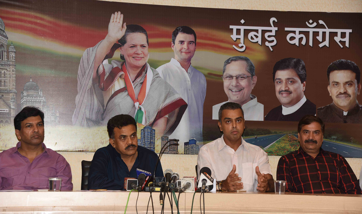 Mumbai Congress President Sanjay Nirupam & Ex.Minister Milind Deora Press Conference at  Rajiv Gandhi Bhavan.