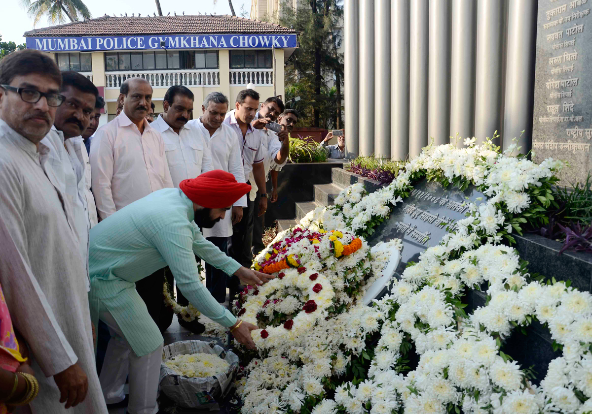 Mumbai Congress Pays Tribute to Bravehearts Martyrs on 26/11 in Mumbai.