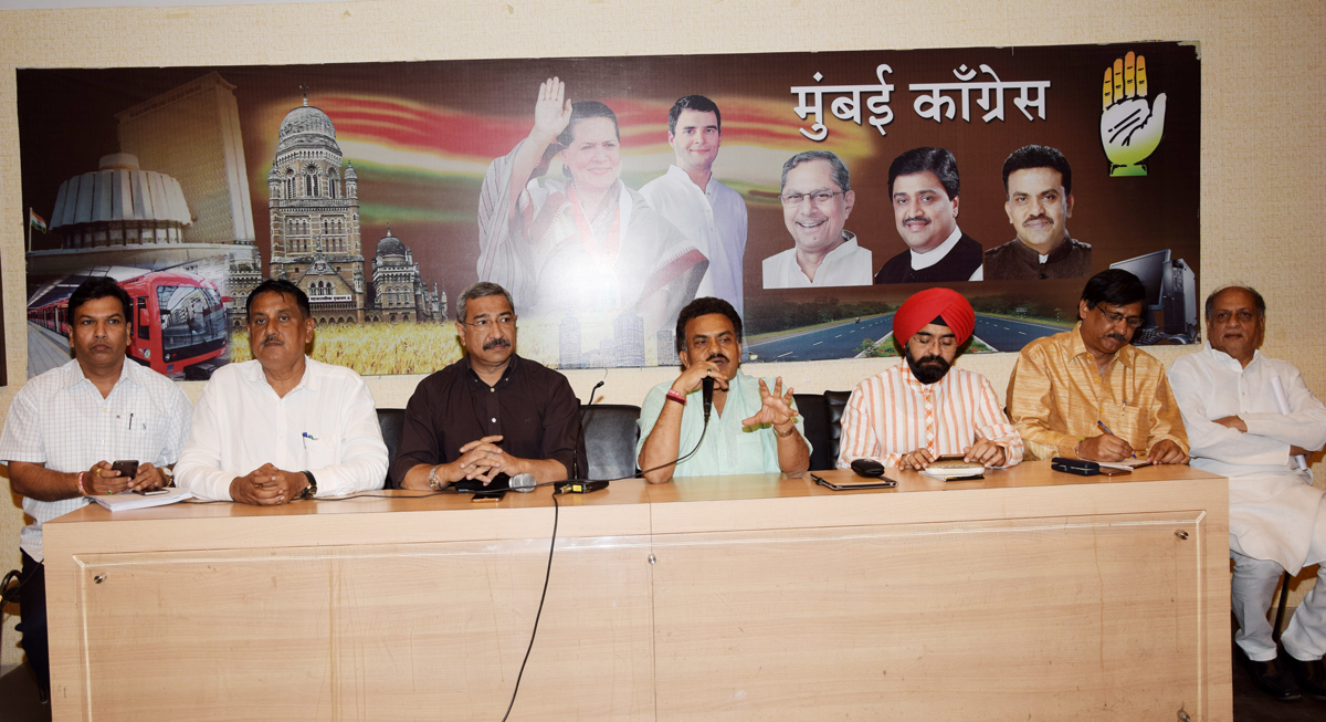 Mumbai Congress President Sanjay Nirupam during  Block President Meeting at  Mumbai Congress Rajiv Gandhi Bhavan.