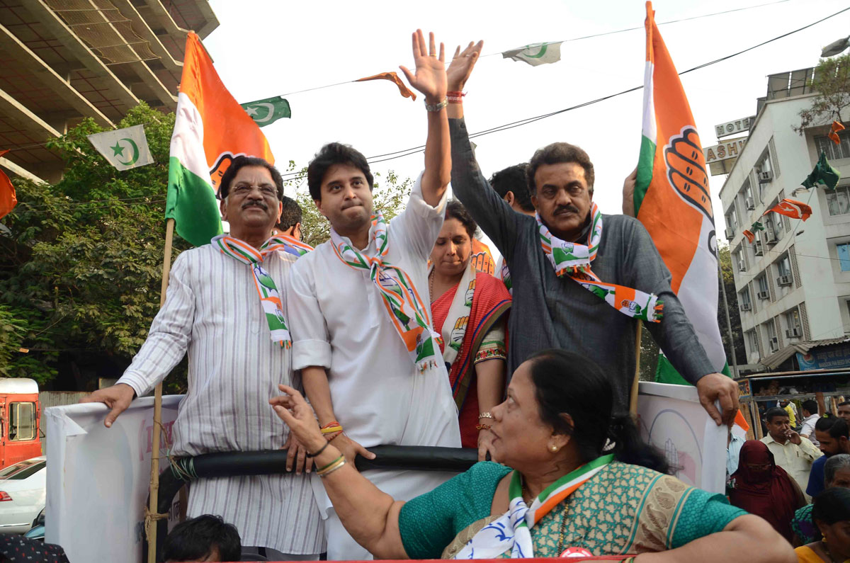 Congress Party Leaders Jyotiraditya Madhavrao Scindia MRCC President Sanjay Nirupam Election Campaign Rally at Andheri & Jogeshwari.
