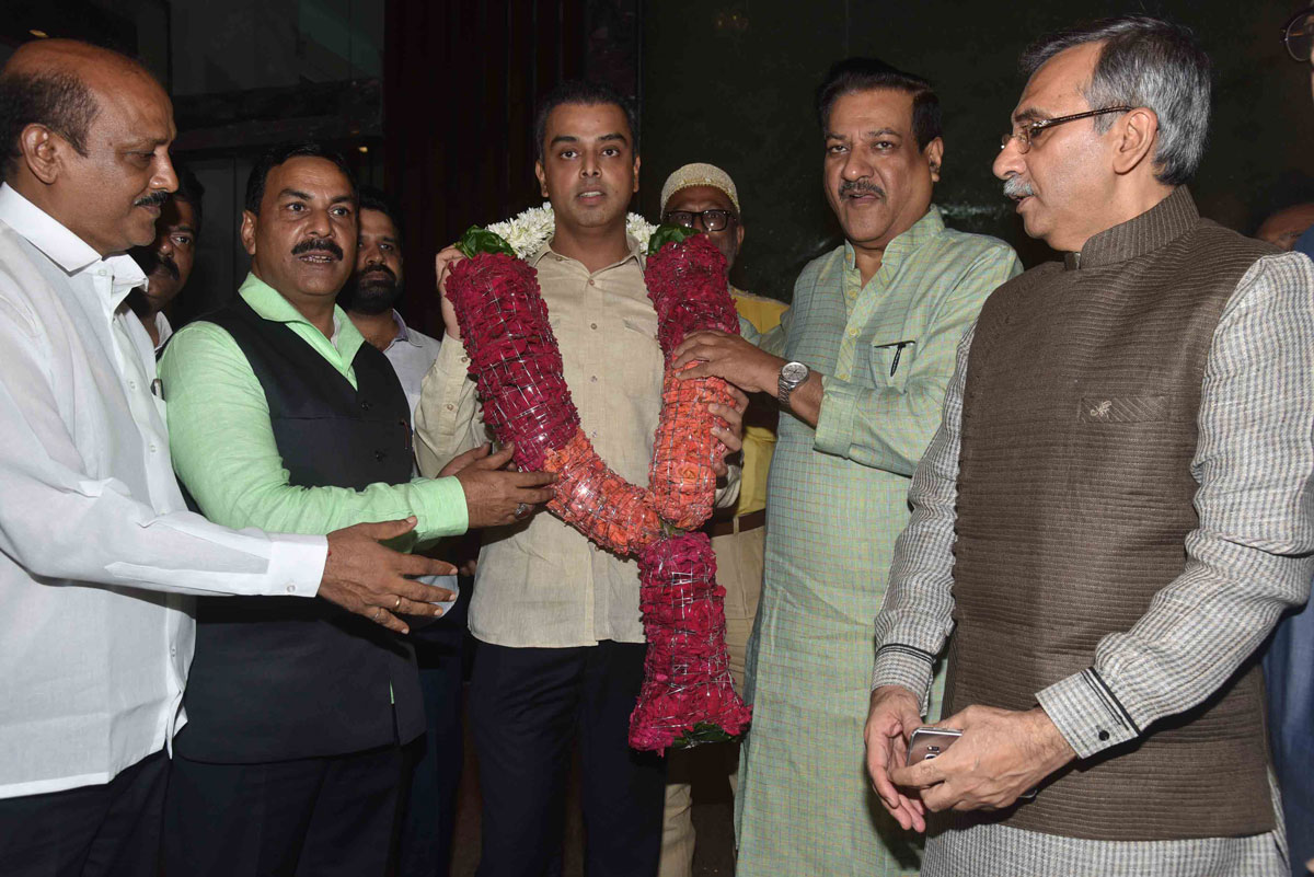Mumbai Congress MLA's & MLC's felicitate Milind Deora.