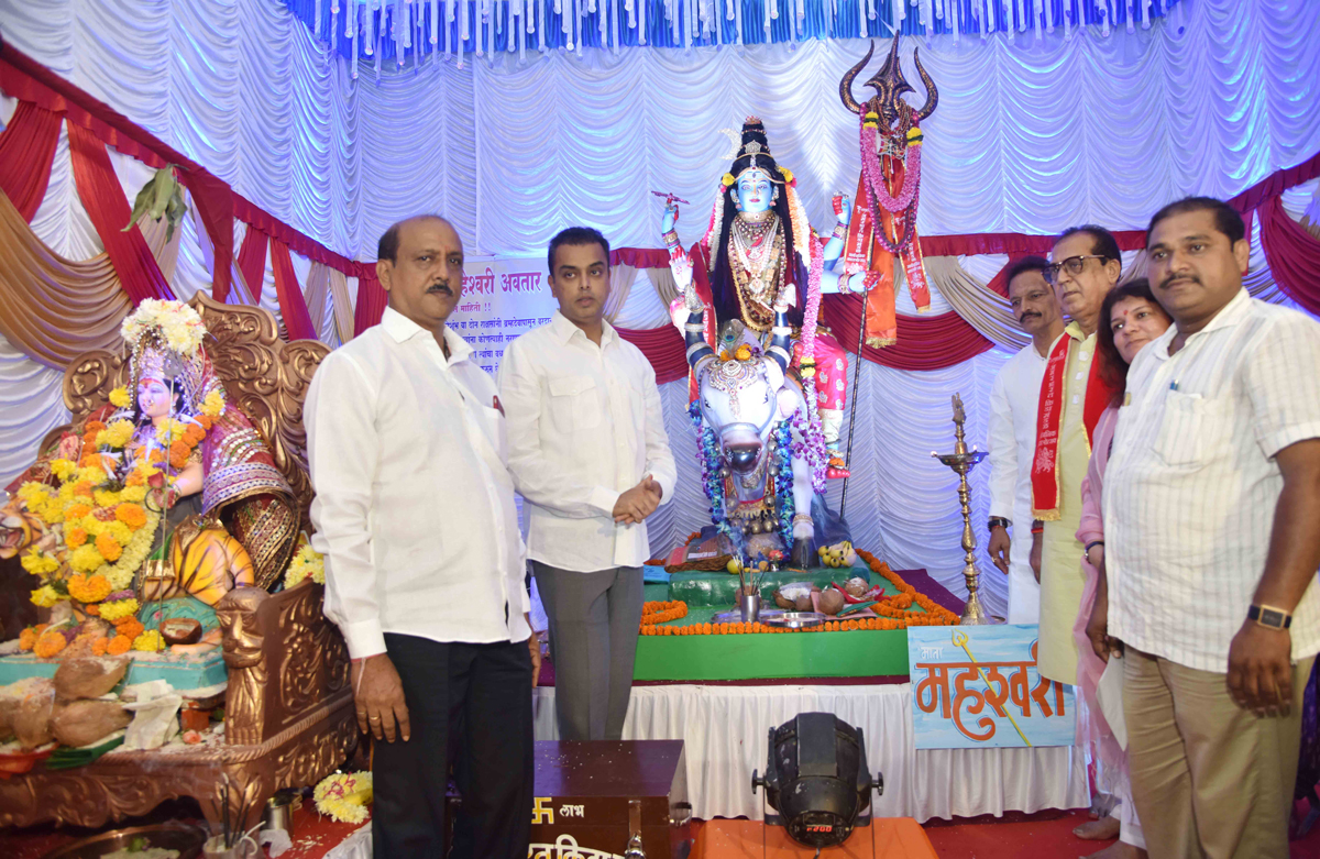 Ex.Union Minister South Mumbai Congress Party Leader Milind Deora during Navratri Durga Pooja at Tardeo.
