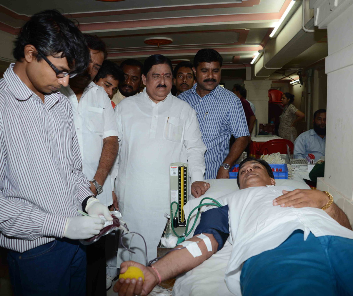 BLOOD DONATION CAMP BY MLA MADHU CHAVAN IN BYCULLA.