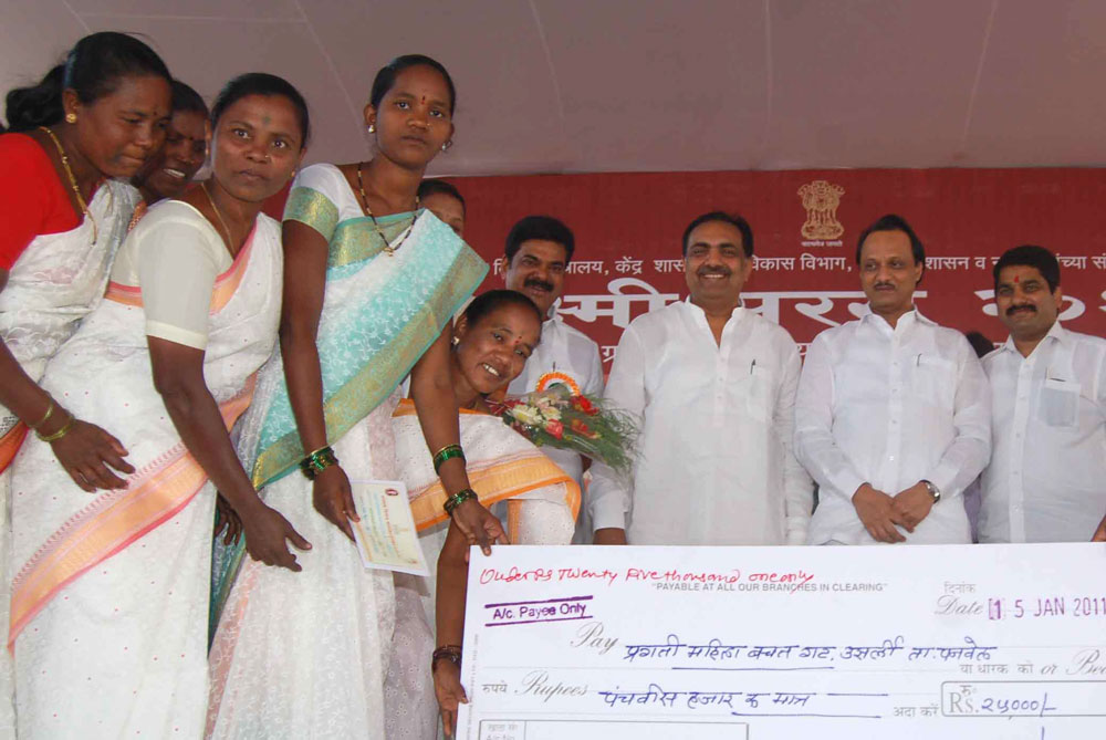 DY CHIEF MINISTER AJITDADA PAWAR IN MAHALAXMI SARAS EXHIBITION AT BANDRA.