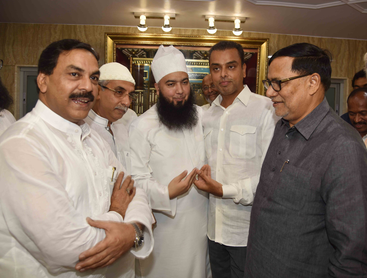 Urs Shahide Rahe Madina Urs Musanna Miyan Moi Miyan Urs Respected Dignataries for Blessing at Choota Sonapur Masjid at Do Tank.
