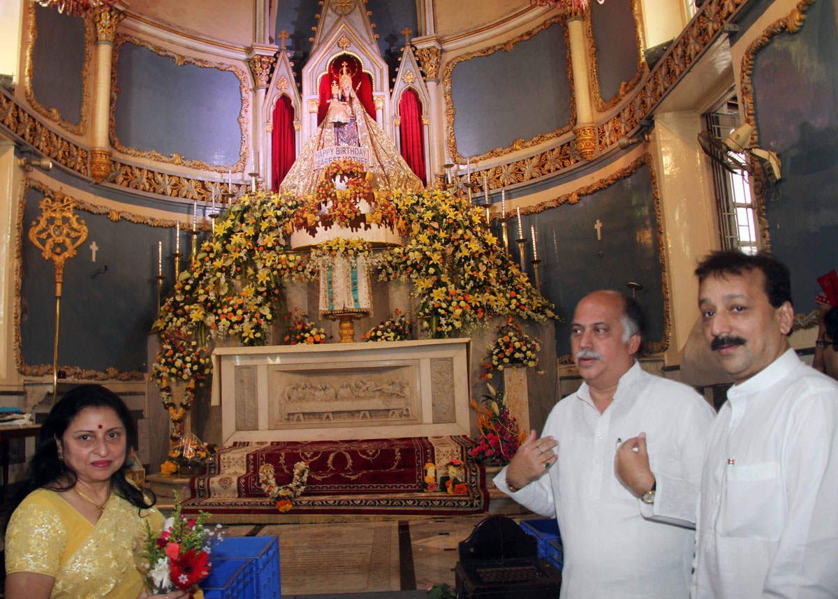 EX.UNION MINISTER GURUDAS KAMAT AT MOUNT MARY CHURCH.
