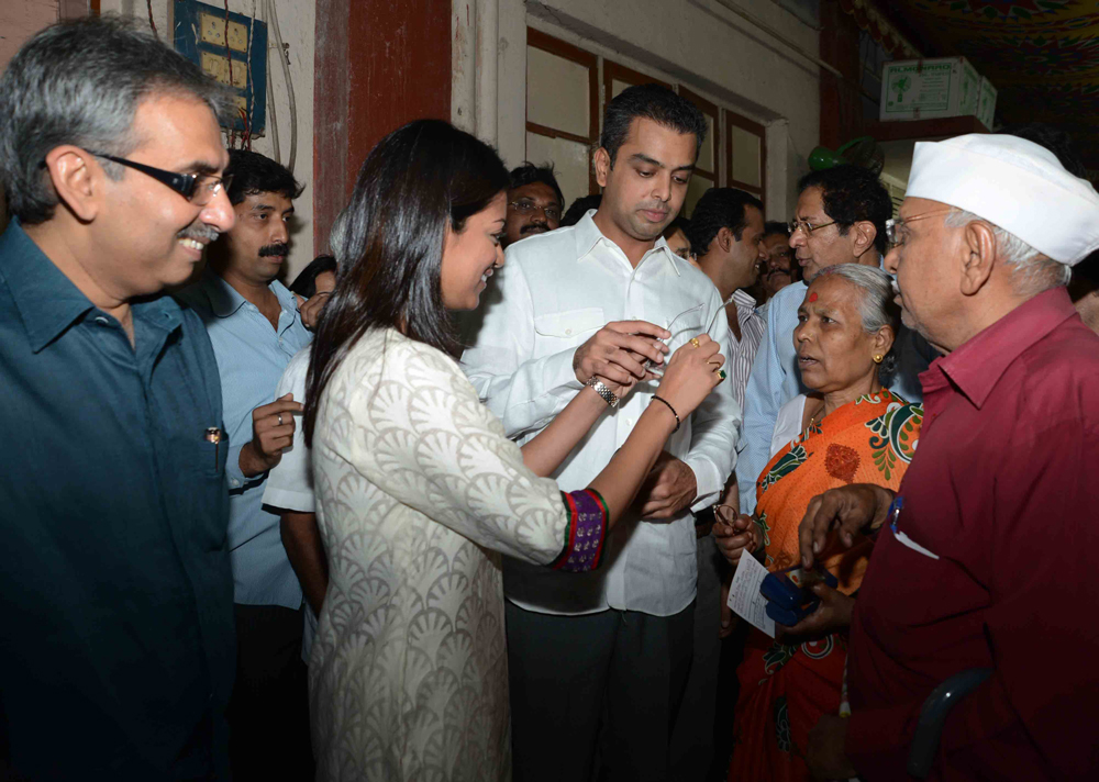 UNION MINISTER OF STATE & M.P.MILIND DEORA & KARM VISION FOUNDATION ORGANISED 80th "FREE" EYE CHECK-UP,SPECTACLES & CATRACK OPERATION CAMP AT SHIRODKAR HIGH SCHOOL PAREL.