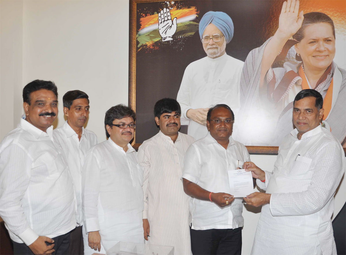MRCC PRESIDENT KRIPASHANKAR SINGH AT MUMBAI CONGRESS RAJIV GANDHI BHAVAN.