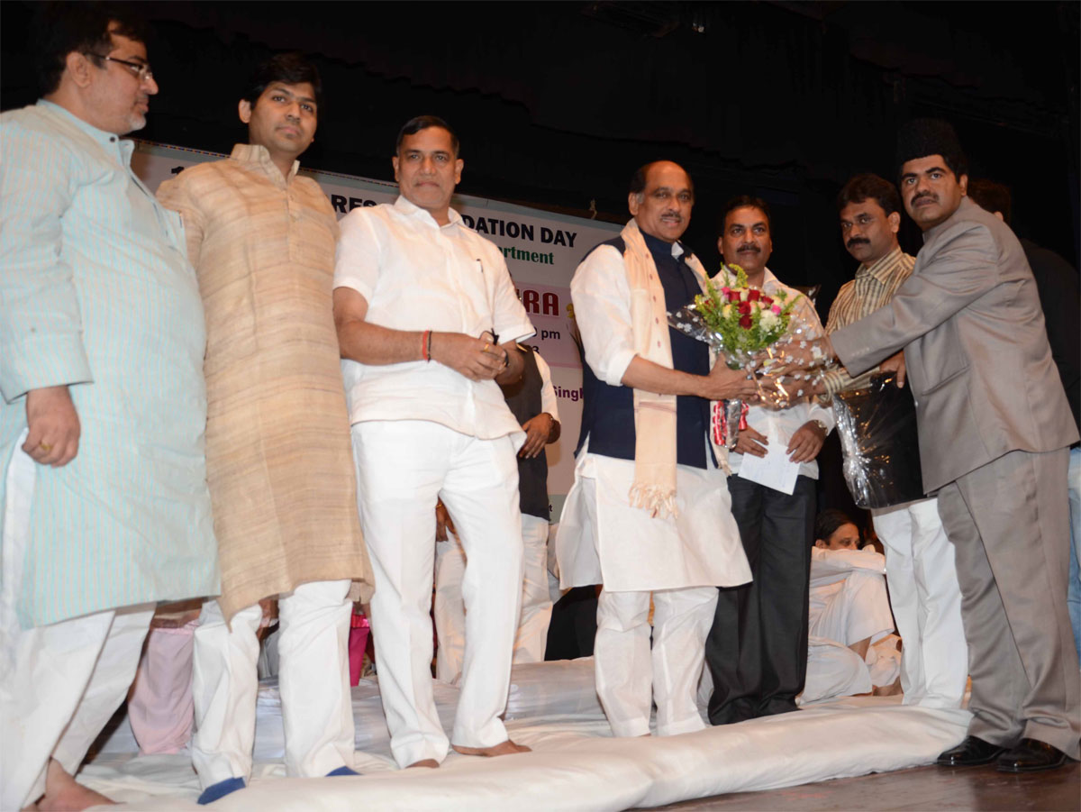 MUMBAI CONGRESS MINORITY DEPT MUSHAIRA AT BIRLA MATOSHRI.