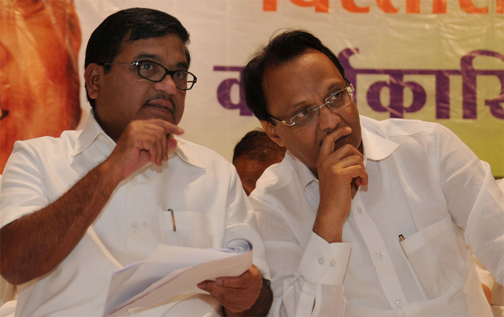 DY.CM.AJITDADA PAWAR & HOME MIN.R.R.PATIL IN NCP METING AT Y.B.CHAVAN AUDITORIUM.