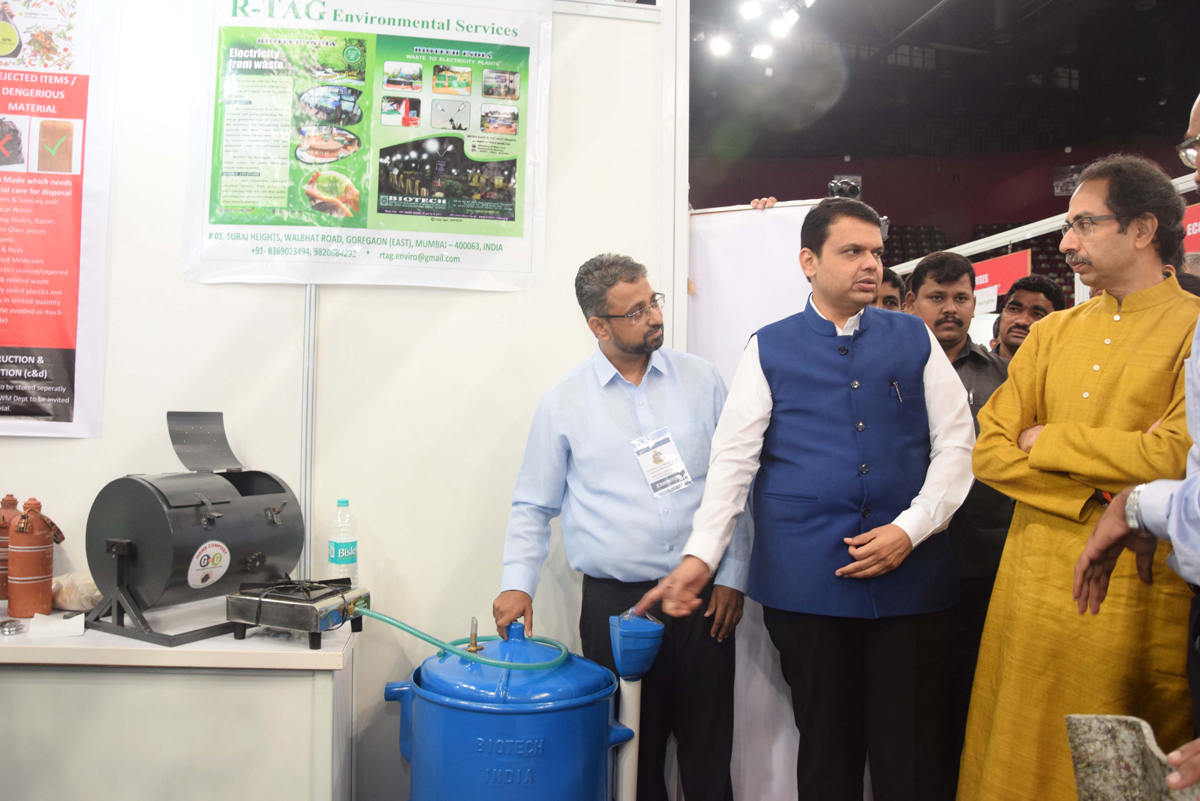 Chief Minister Devendra Fadnavis & Shivsena Chief Uddhav Thackarey at NSCI Worli.