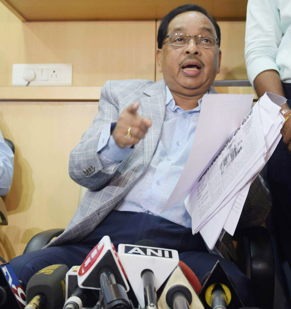 Maharashtra Swabhimani Party President Narayanrao Rane Press Conference.