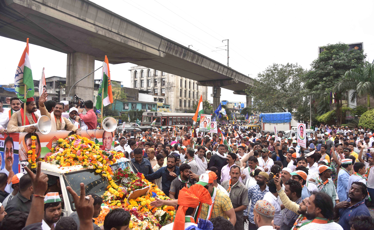 Chandivali Assembly Congress-NCP Candidate Mohd.Arif Nasim Khan Filed Nomination Form.