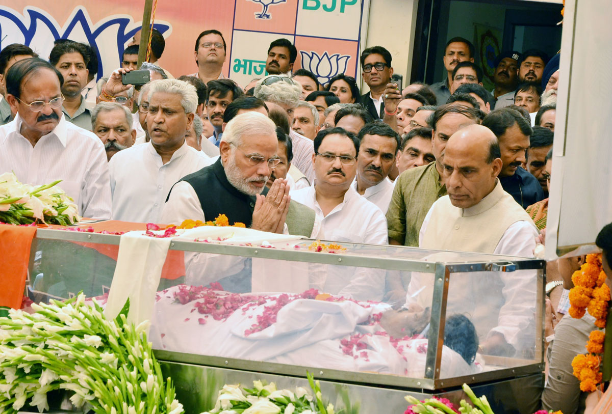 Prime Minister Narendra Modi & BJP Party Senior Leaders Paying Last Respect to BJP Leader Gopinath Munde at New Delhi.