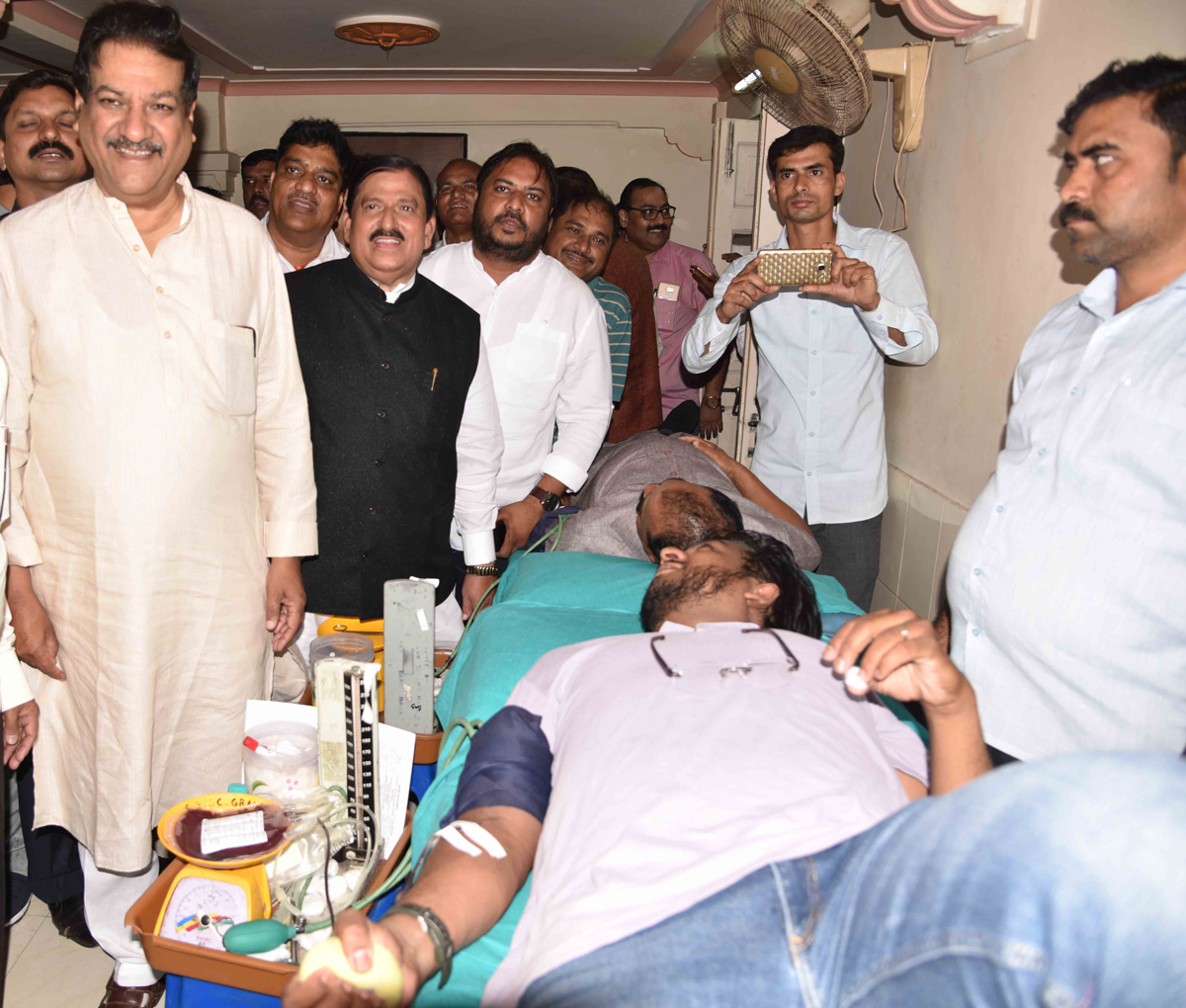 Ex.Chief Minister Prithviraj Chavan & Ex. MLA Madhu Chavan during Blood Donation Camp at Byculla.