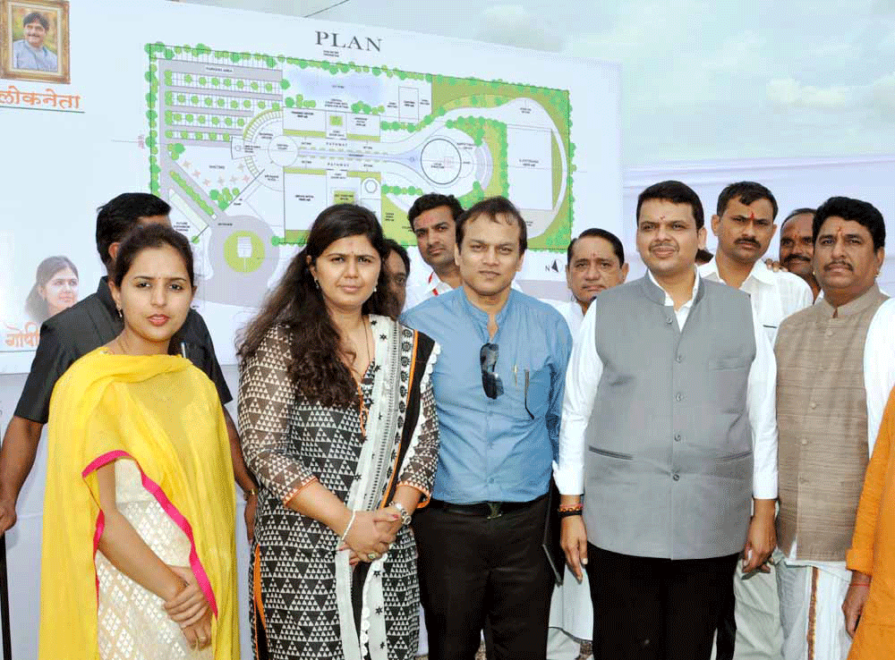 Bhoomi Pujan of "Gopinath Gad" in Chief  Presence of Chief Minister Devendra Fadnavis & Bhaiyu Maharaj at Beed-Parli.