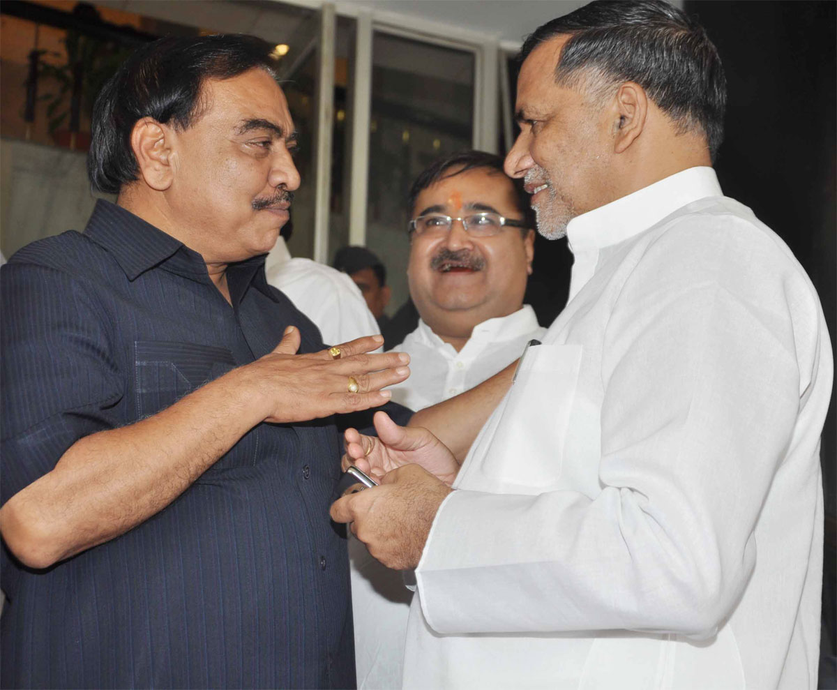 OPPOSITION LEADER EKNATH KHADSE & MRCC PRESIDENT-  MLA KRIPASHANKAR SINGH AT VIDHAN BHAVAN.
