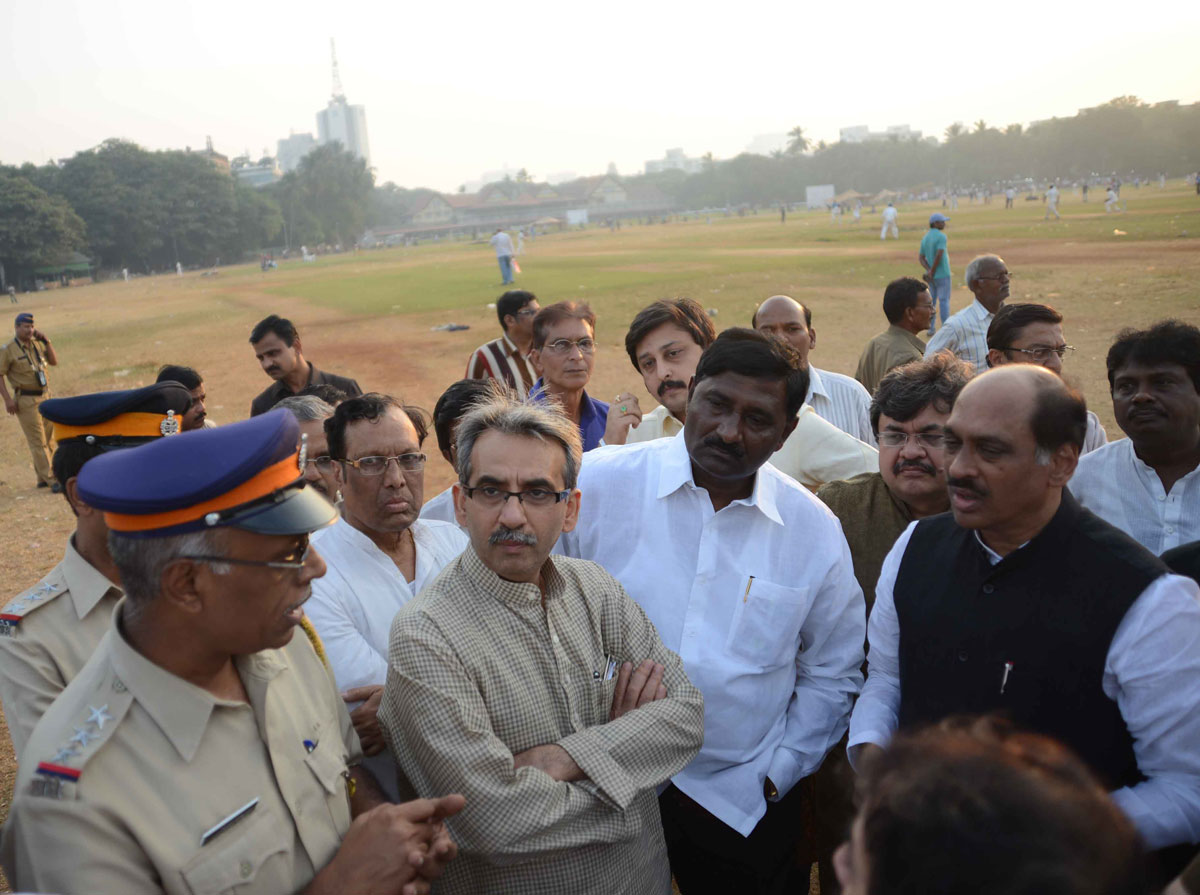 MPCC PRESIDENT MANIKRAO THAKARE WITH MLA'S & PARTY WORKER'S AT AZAD MAIDAN.