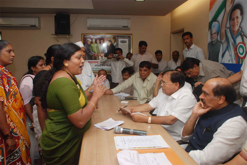 MIN.PATANGRAO KADAM & MPCC. PRESIDENT MANIKRAO THAKARE IN JANATA DARBAR AT GANDHI BHAVAN.