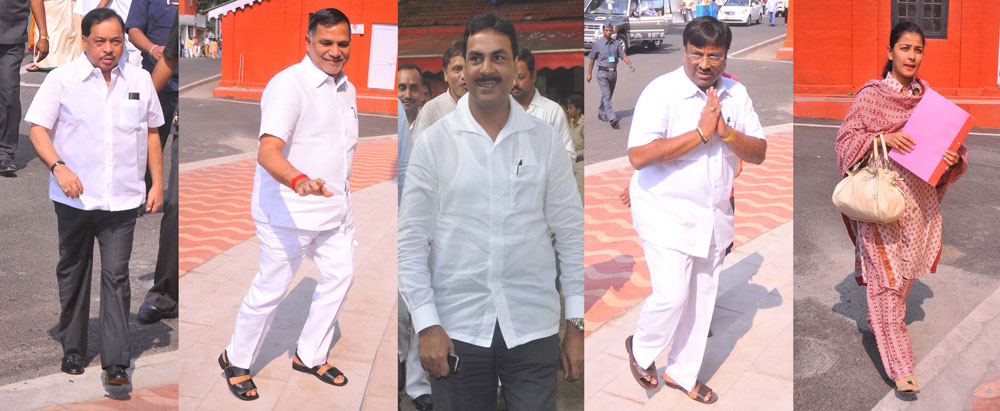 Minister Narayan Rane,Mumbai Congress President & MLA.Kripashankar Singh,Minister Nasim Khan,BJP State President Sudhir Mungutivar,MLA Praniti Shinde On The 1 st Session Day At Nagpur Vidhan Bhavan.