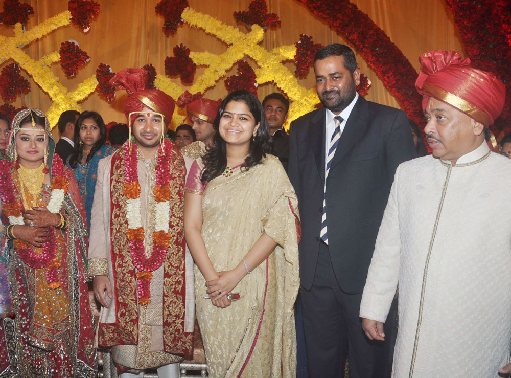 INDUSTRIES,PORTS,EMPLOYMENT & SELF - EMPLOYMENT MINISTER NARAYAN RANE & NILAM RANE SON NITESH RANE WEDDING CEREMONY AT HOTEL GRAND HAYTT KALINA WITH RUTUJA SHINDE IN PRESENCE OF Hon'ble GUEST'S .