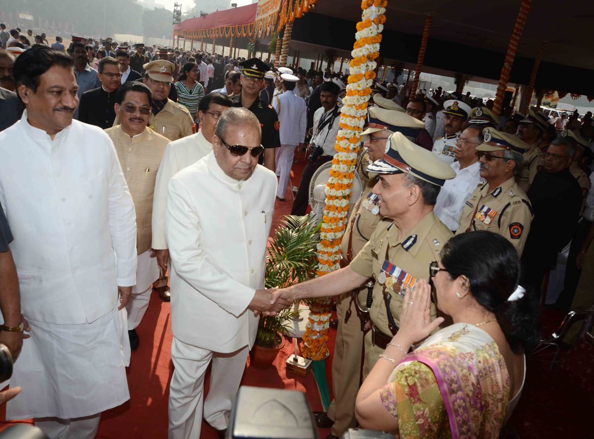 GOVERNOR K.SANKAR NARAYANAN & CHIEF MINISTER PRITHVIRAJ CHAVAN ON 63RD REPUBLIC DAY AT SHIVAJI PARK.
