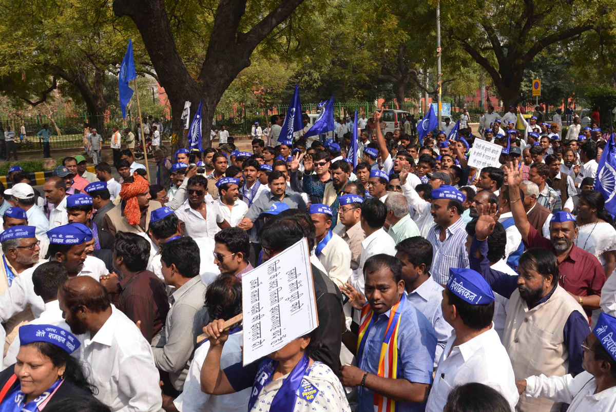 RPI PRESIDENT RAMDAS ATHAWALE  PROTEST AT DELHI PARLIAMENT.