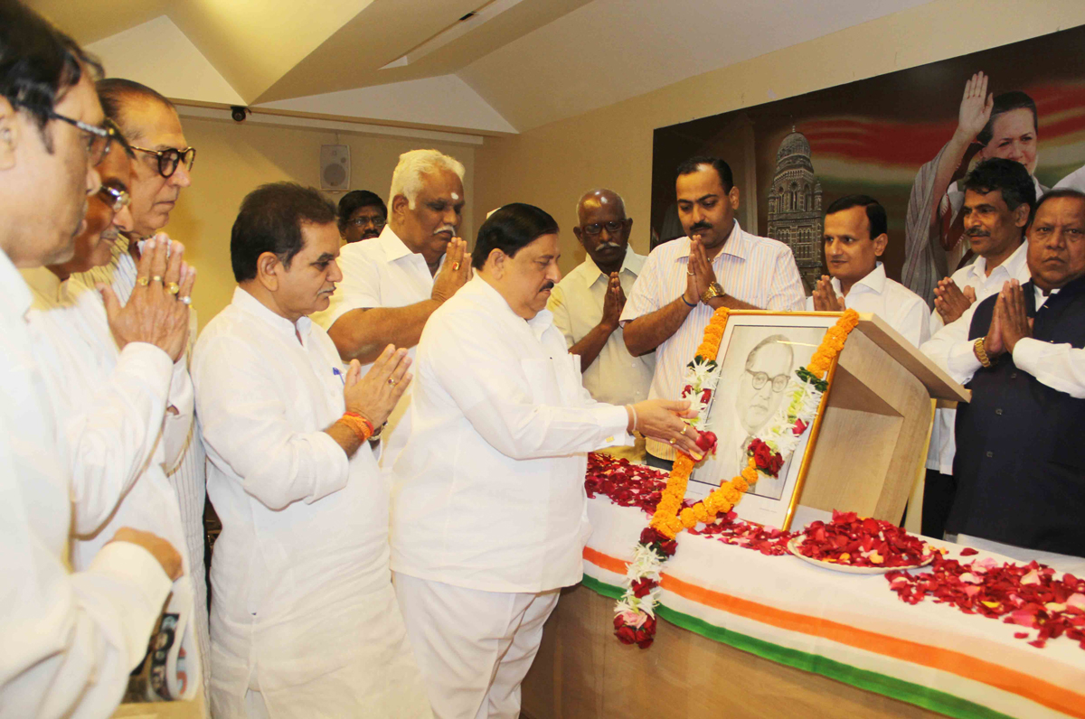 Mumbai Congress Leader's Tribute to Bharat Ratna Dr.Babasaheb Ambedkar on Mahaparinirvan Din at Rajiv Gandhi Bhavan Azad Maidan.