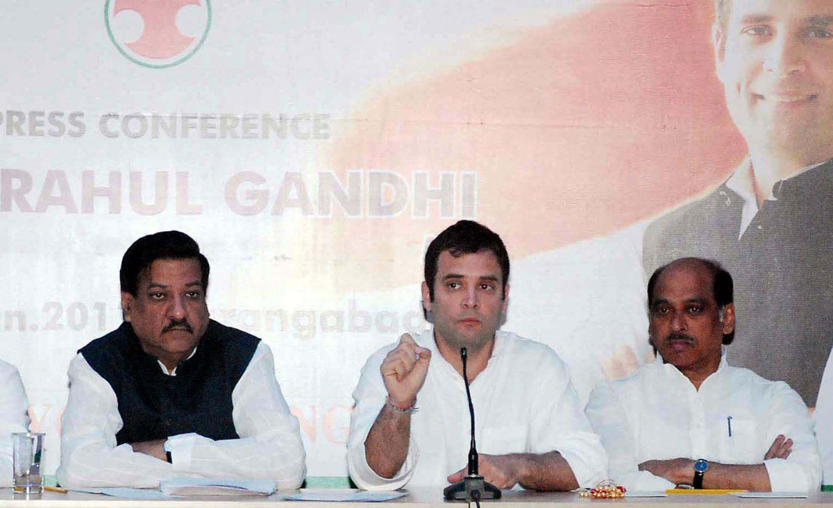 M.P.& AICC GEN.SECRETARY RAHUL GANDHI,CHIEF MINISTER  PRITHVIRAJ CHAVAN, MPCC PRESIDENT MANIKRAO THAKARE  AT AURANGABAD PRESS CONFERENCE.
