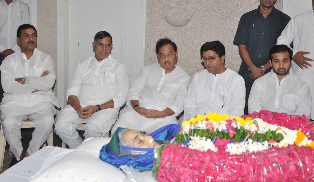 MINISTER NARAYAN RANE MOTHER SMT.LAXMIBAI TATU RANE FUNERAL IN MUMBAI.