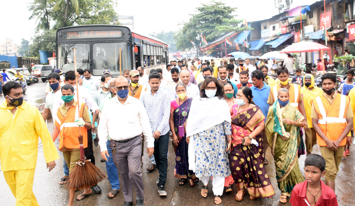 Minister Varshatai Gaikwad in Dharavi Assembly.