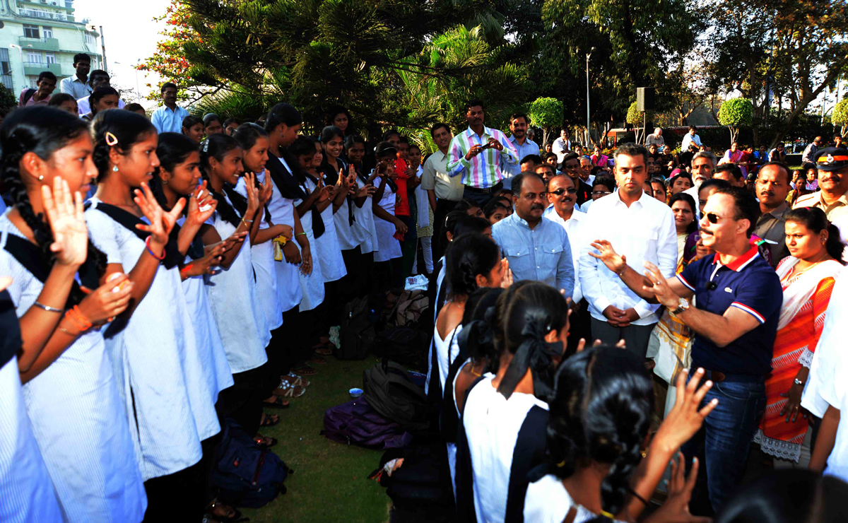 MP &  UNION MINISTER MILIND DEORA INAUGURATED"KICK WITH MICK' SELF DEFENCE WORKSHOP FOR WOMEN AT COOPERAGE BAND STAND GROUND.